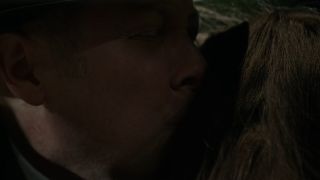 Reddingron kissing Elizabeth Keen on the head as she dies in The Blacklist