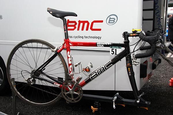 Aurelien Clerc's BMC Phonak about to undergo the wash treatment.