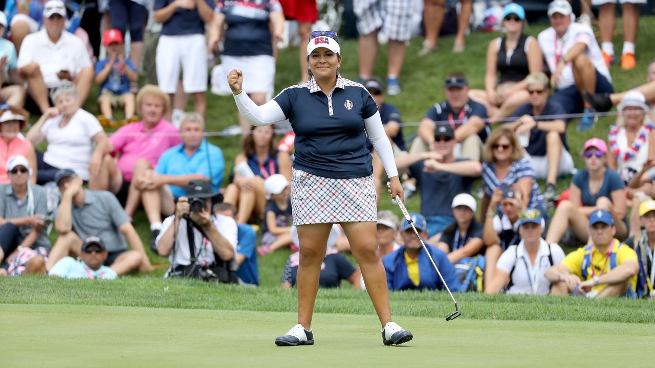 Lizette Salas celebrates the winning putt at the 2017 Solheim Cup