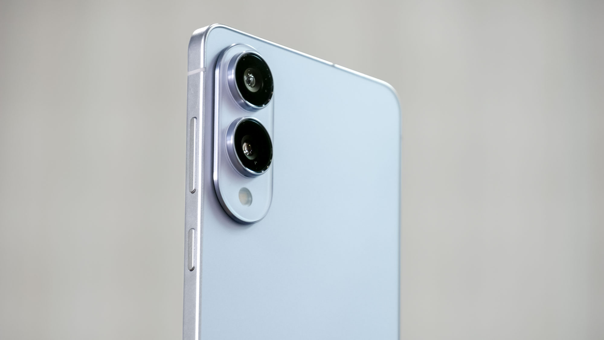 Samsung Galaxy S25 Edge hands-on review.