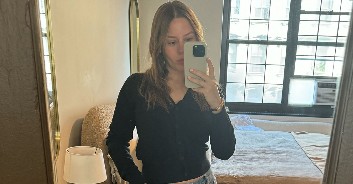 An Editor Reviews J.Lo’s New Favorite Wide-Leg Jeans