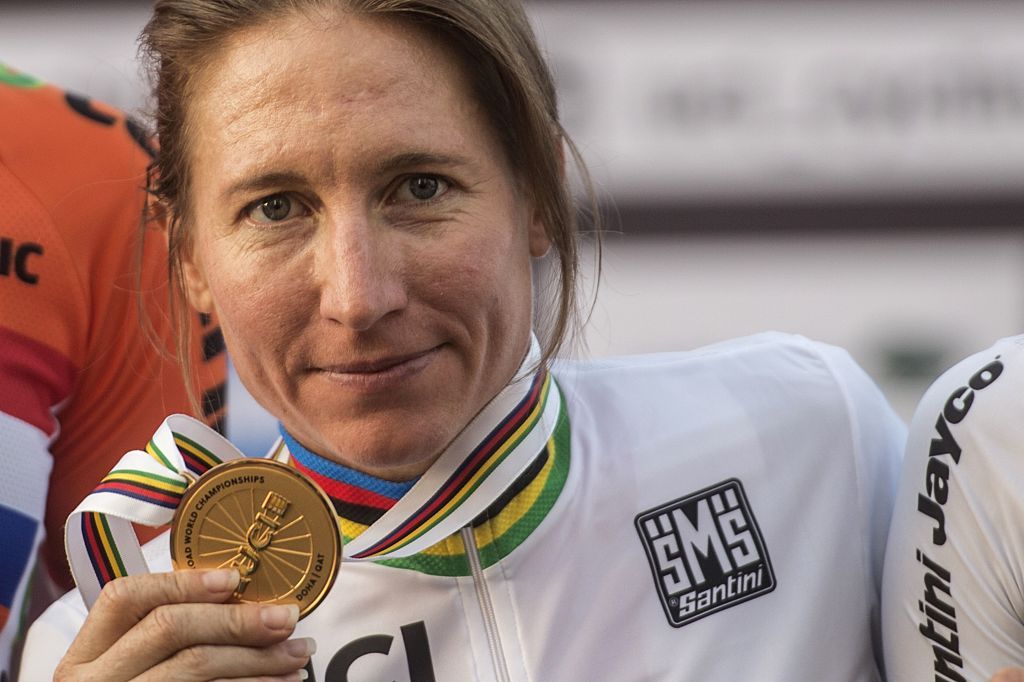 Amber Neben (Team USA) after winning the gold medal in the women&#039;s elite individual time trial event as part of the 2016 UCI Road World Championships