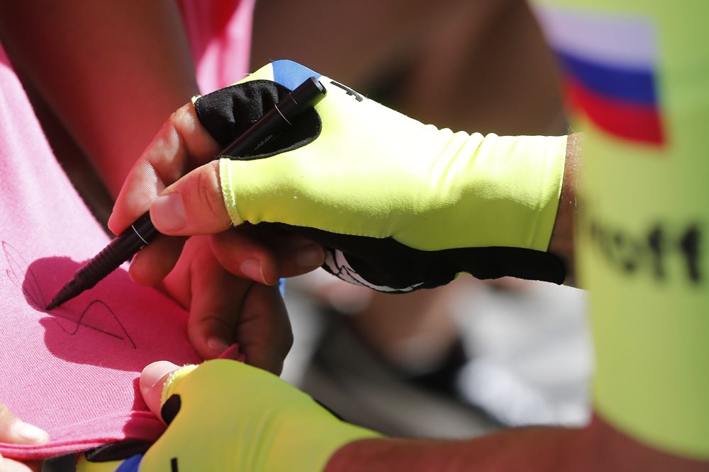 Riders sign on at the Giro d'Italia