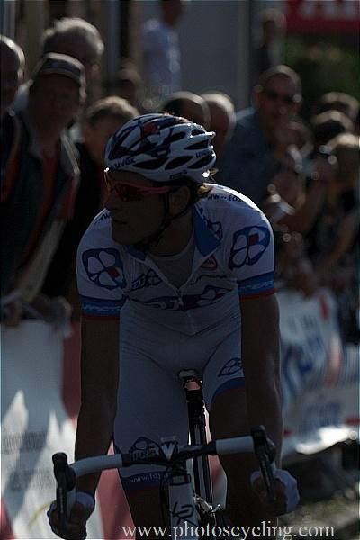 Anthony Roux (FDJ) has won the 2011 Grand Prix de la Somme.