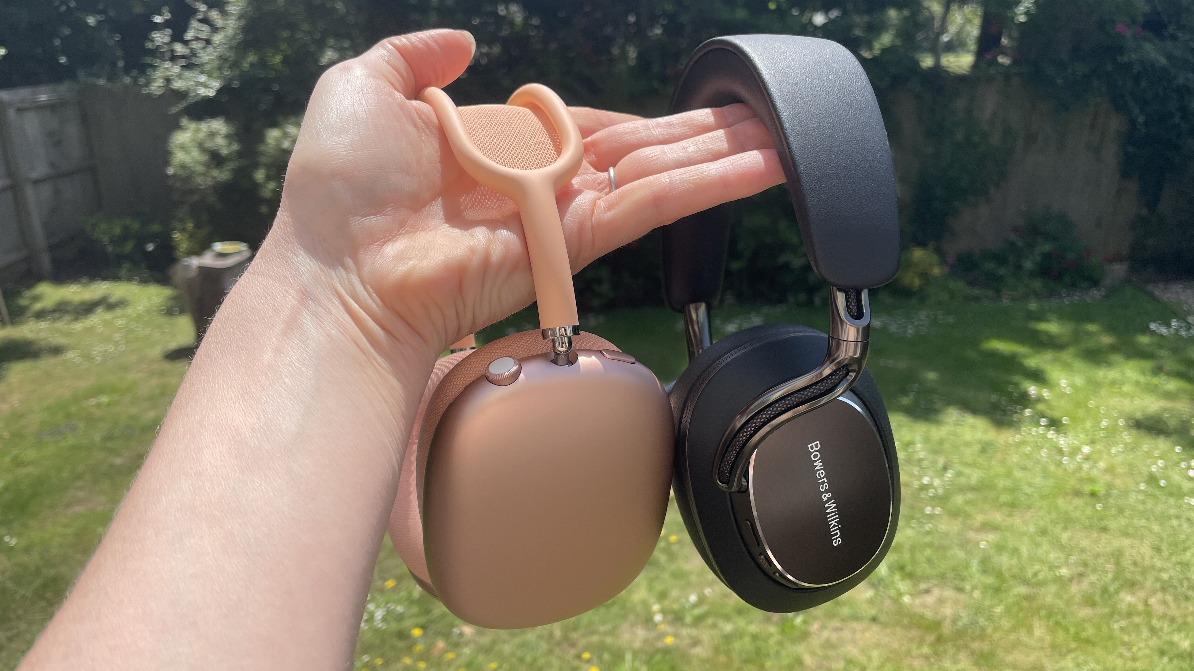 AirPods Max 2 vs B&amp;amp;W Px8 S2, side by side in the sun