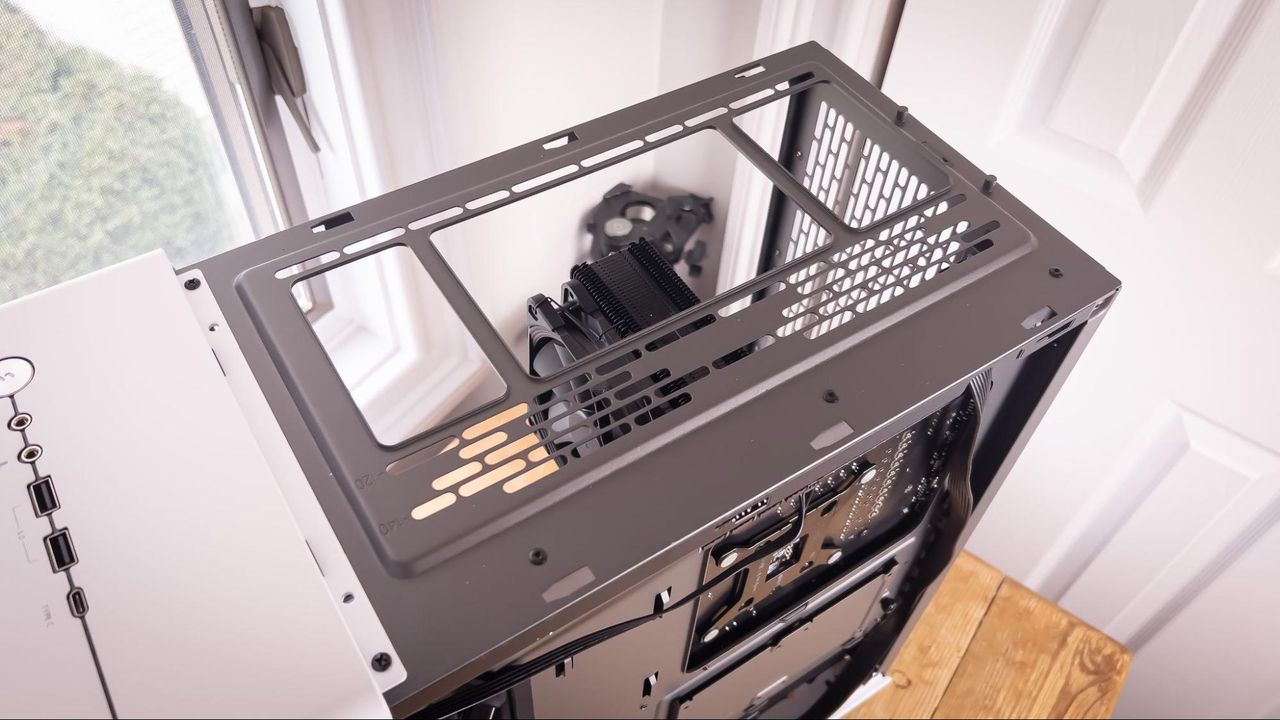 Fractal Design North