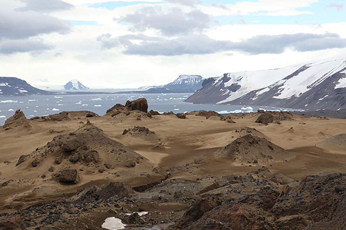 Ilha Vega na Península Antártica.