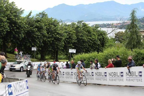 The break head towards the finish