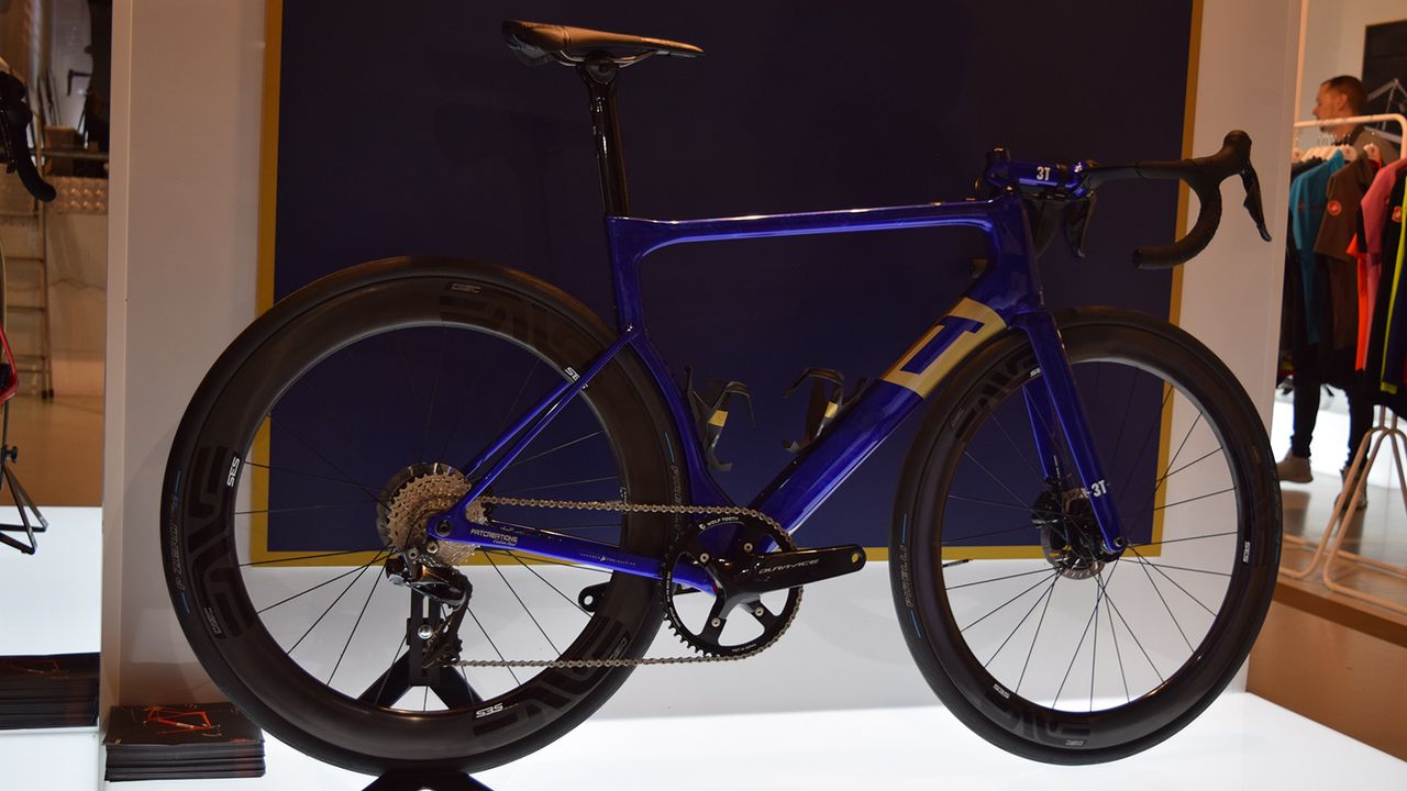 The British distributor of the 3T Strada showcased a Fat Creations painted bike in the Aqua Blue Sport colours