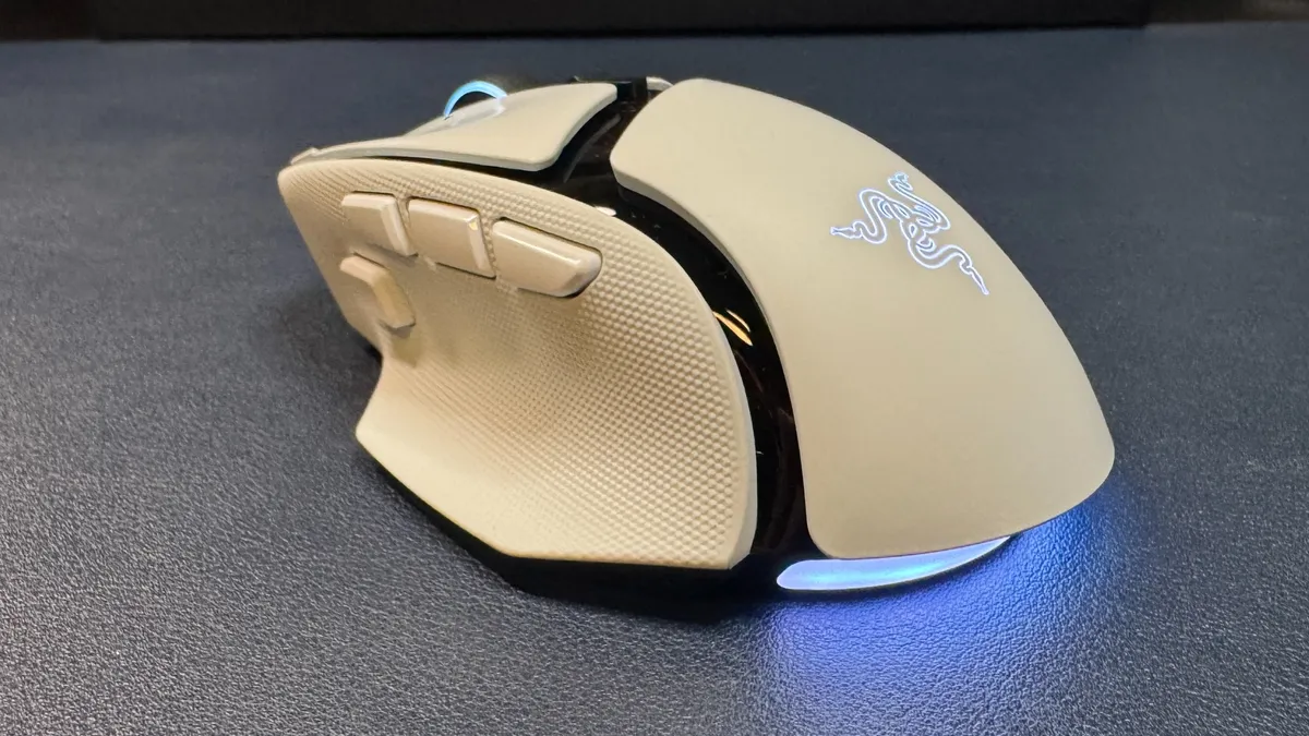 Обзор игровой мыши Razer Basilisk V4 Pro: особенности, дизайн и новая кнопка ИИ — изображение 13