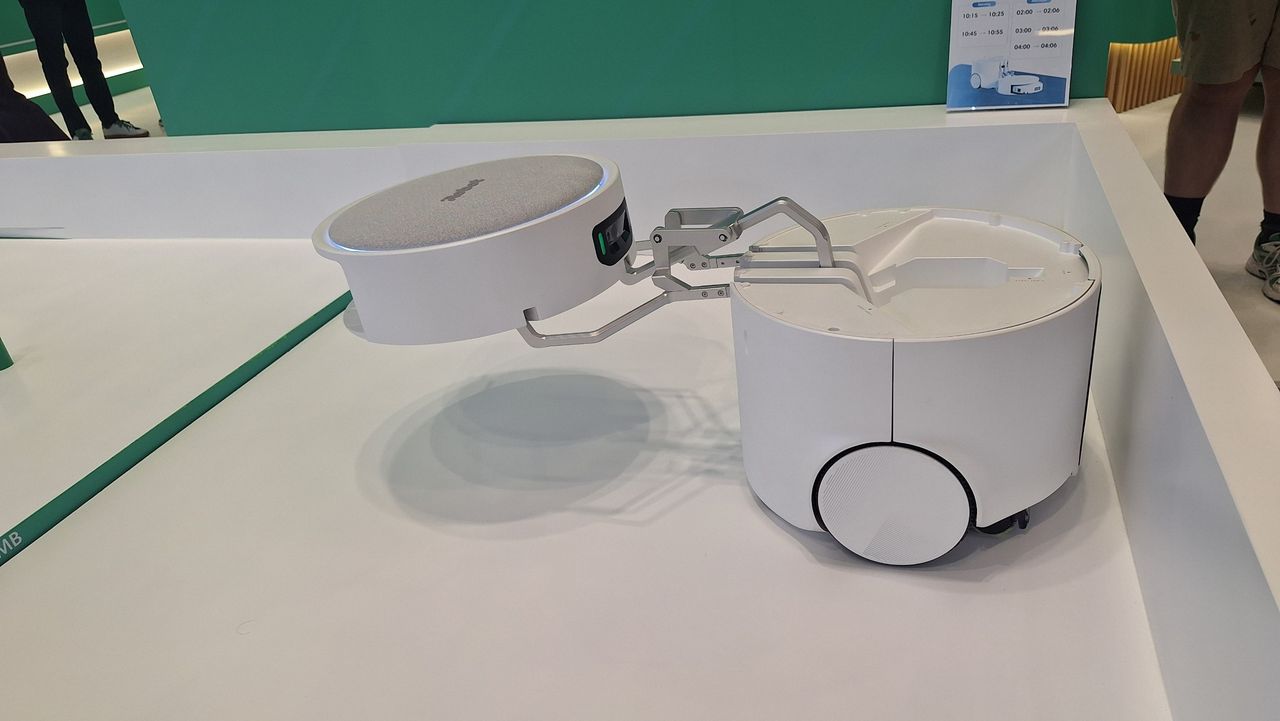 iRobot Roomba Duo robot vacuum being demoed at IFA