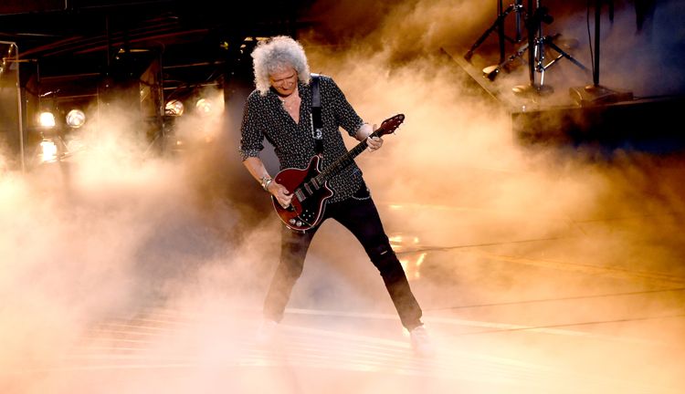 Brian May Voted Best Rock Guitarist of All Time in Total Guitar Poll ...