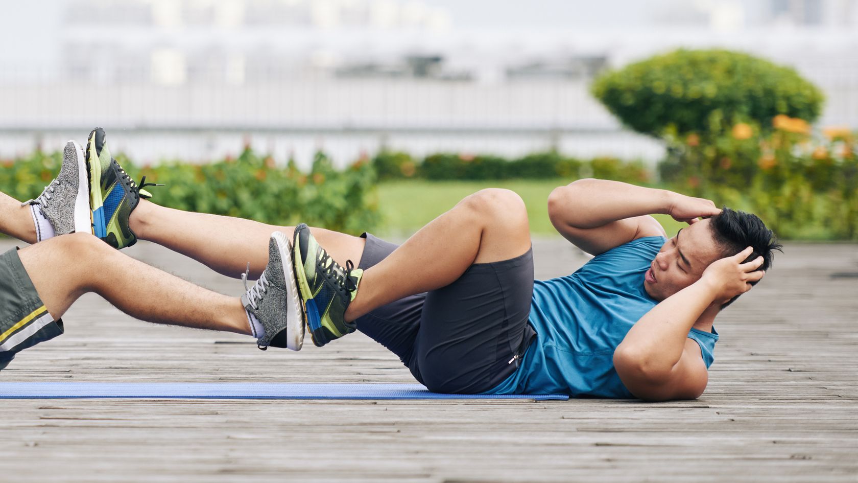 How To Do Bicycle Crunches Tone Your Obliques Fitandwell