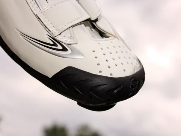 Additional vents around the toe box make for improved ventilation relative to older Bont models we've used.
