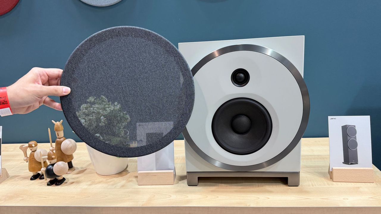 Jamo Bookshelf Speakers