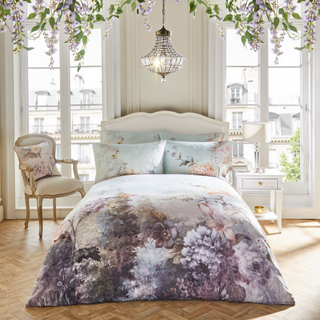 Dramatic Blooms Duvet Cover Set