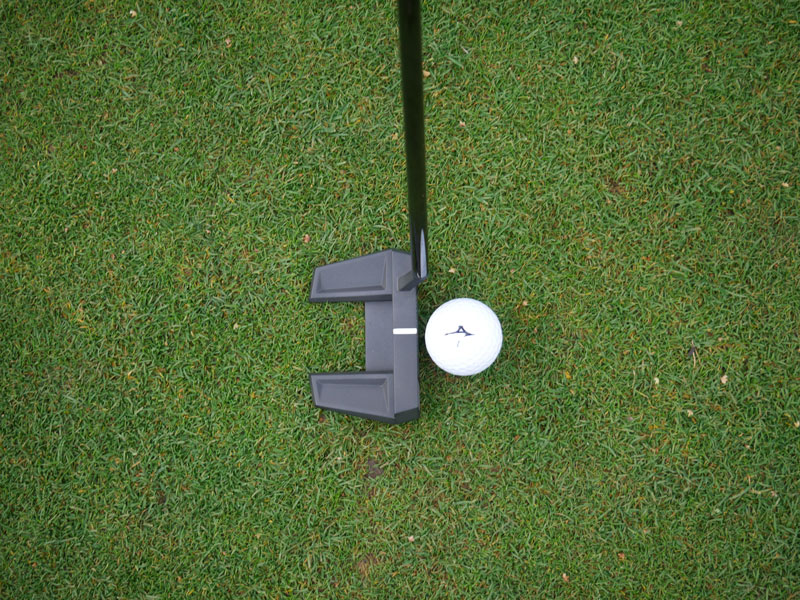 Cleveland Frontline Elevado Putter Review | Golf Monthly