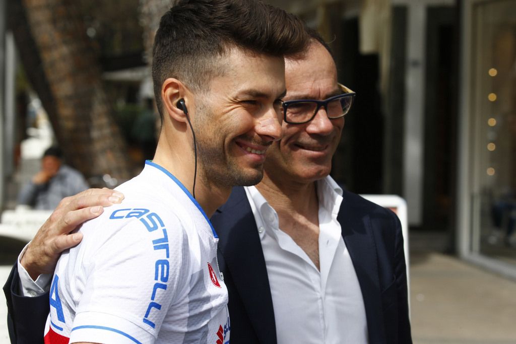 Mauro Finetto with Italian national coach Davide Cassani at the start