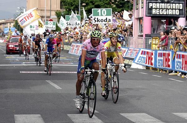 Danilo Di Luca (Liquigas) finishes.