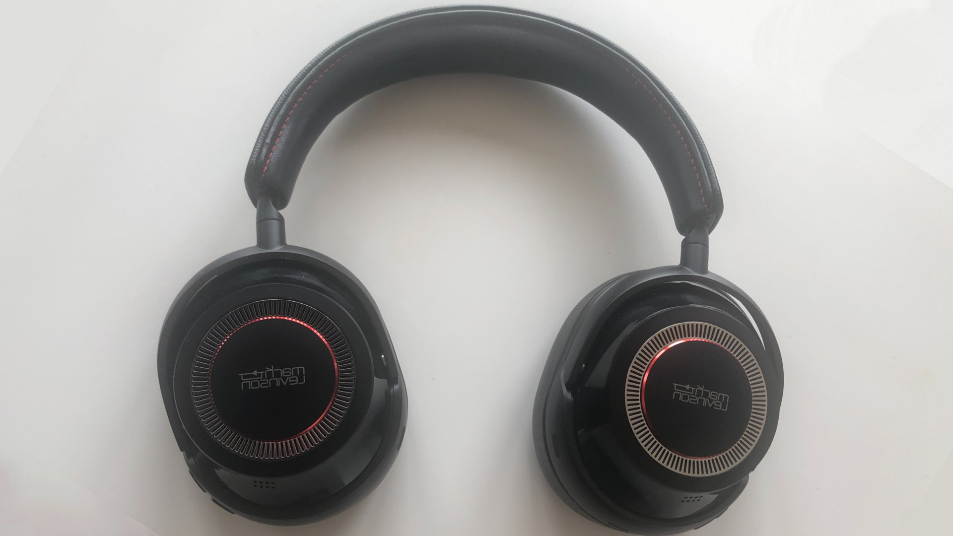 the mark levinson no. 5909 wireless headphones