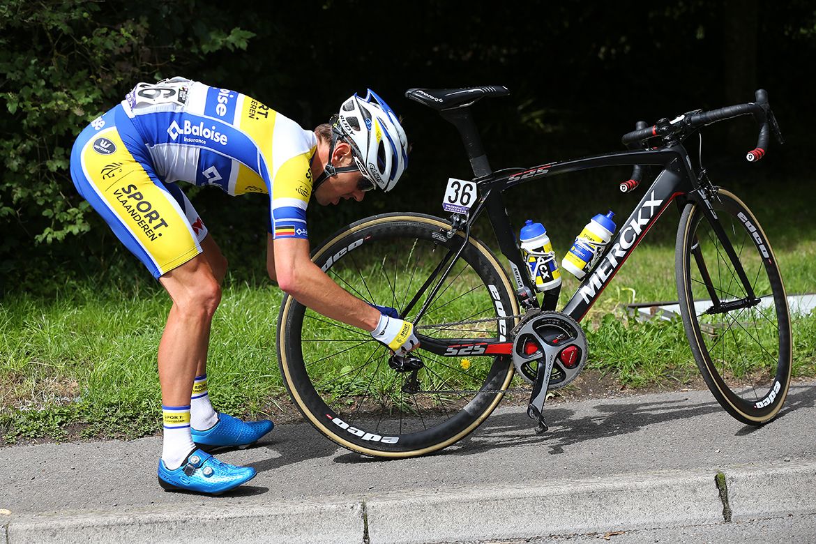 Preben Van Hecke with a mechanical at the RideLondon Classic