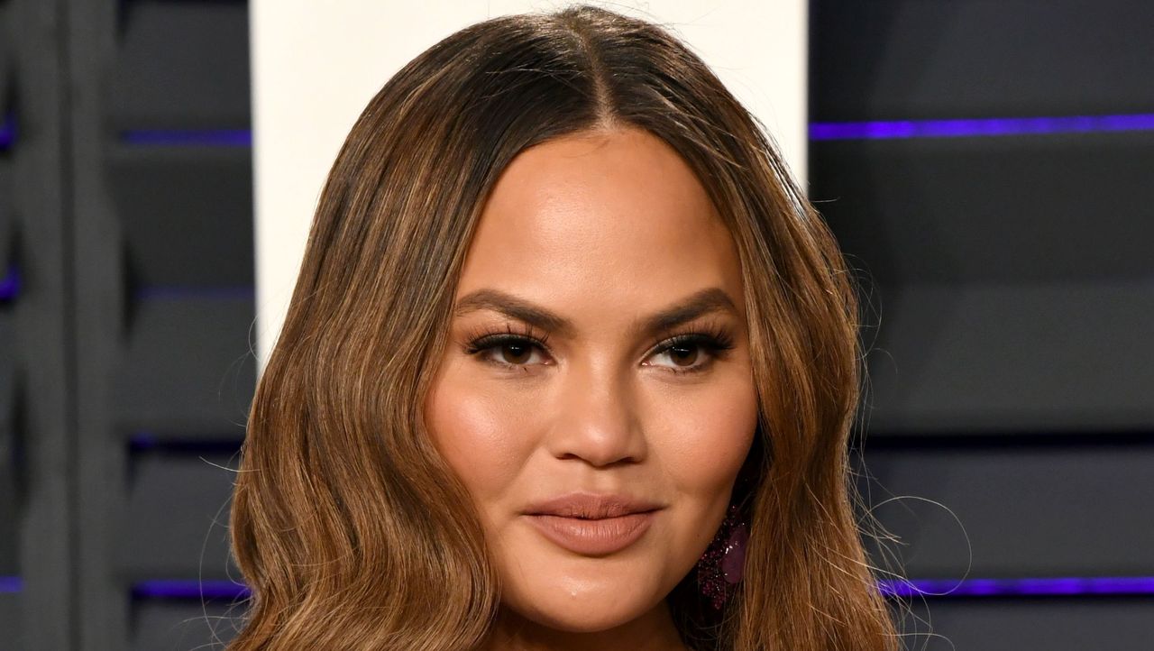 beverly hills, ca february 24 chrissy teigen attends the 2019 vanity fair oscar party hosted by radhika jones at wallis annenberg center for the performing arts on february 24, 2019 in beverly hills, california photo by jon kopaloffwireimage