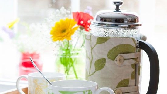 coffee pot with cafetiere cover