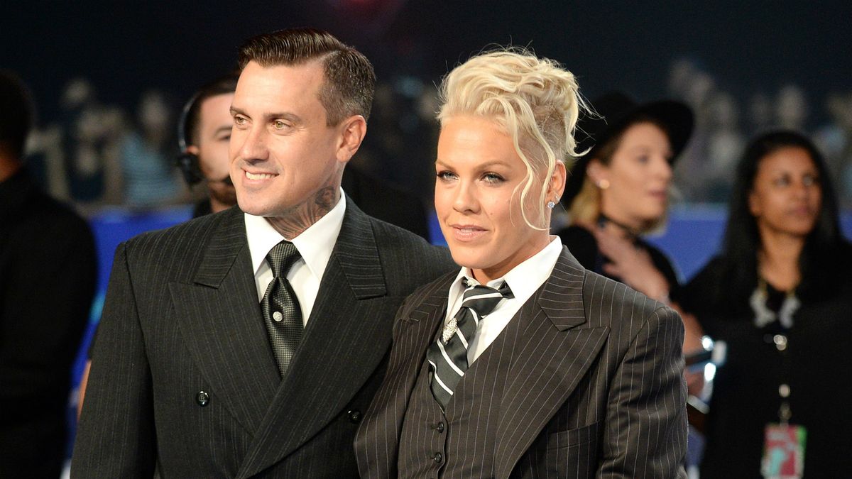 P!nk Reveals Christina Aguilera Once Tried To Punch Her In A Club(02)