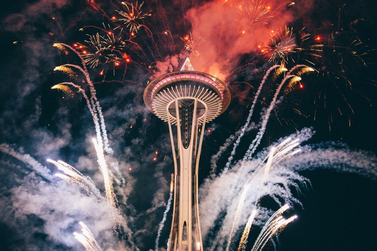 WATCH: Seattle Rings In The New Year With The Halo Theme | Windows Central