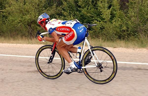 Staf Scheirlinckx (Cofidis) descending quickly