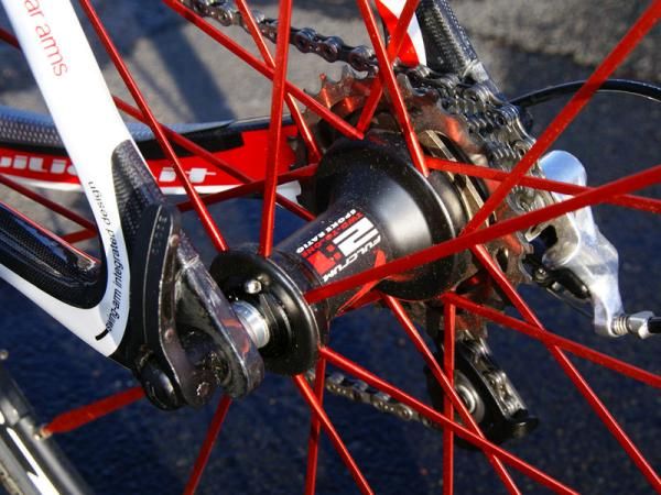 The rear hub features Fulcrum's trademark 2:1 spoke lacing pattern for more even tension