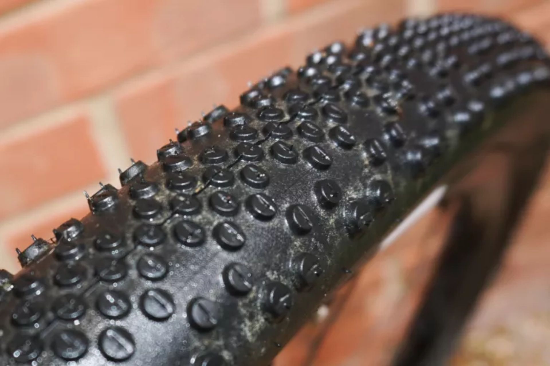 Schwalbe G-One Bite SuperGround SpeedGrip gravel bike tyre mounted on a rim