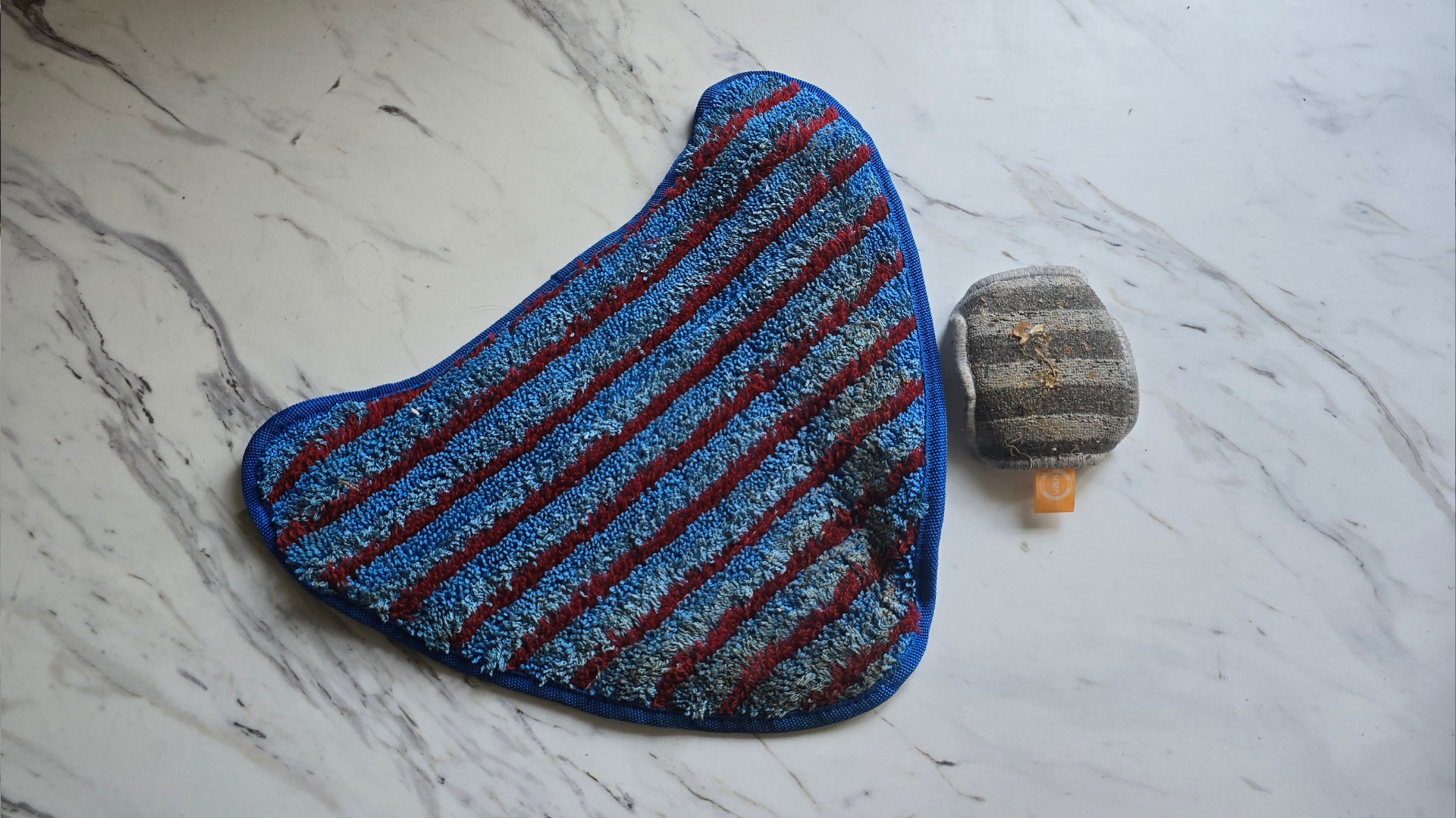 Vax cleaning pads before and after washing