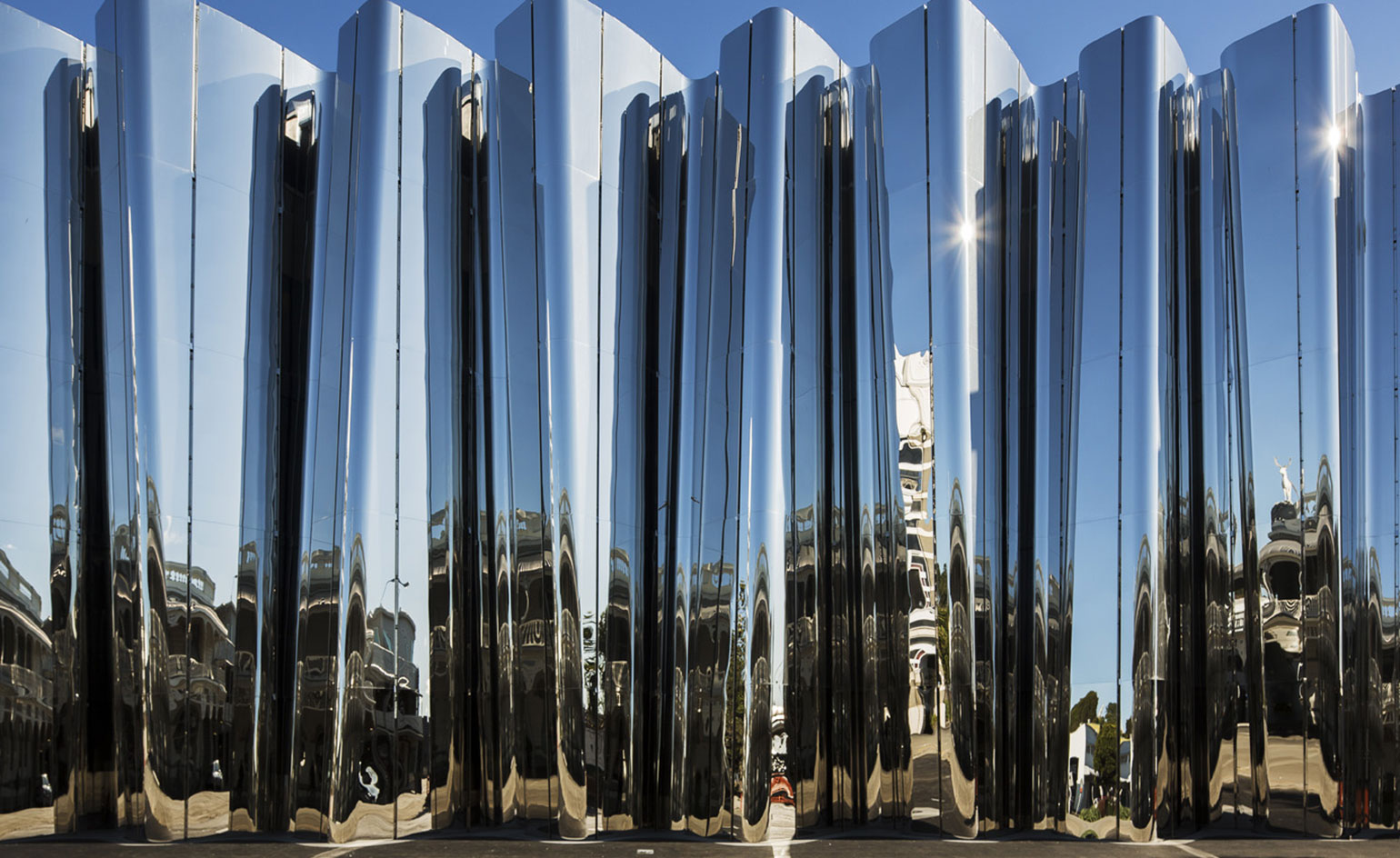 Len Lye Centre polished steel building
