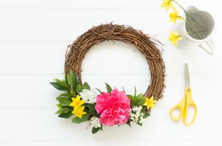 Add some narcissus to your Easter wreath