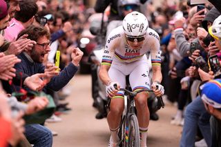 As it happened: 2026 Strade Bianche won by long-distance attack on dry day in Tuscany 
