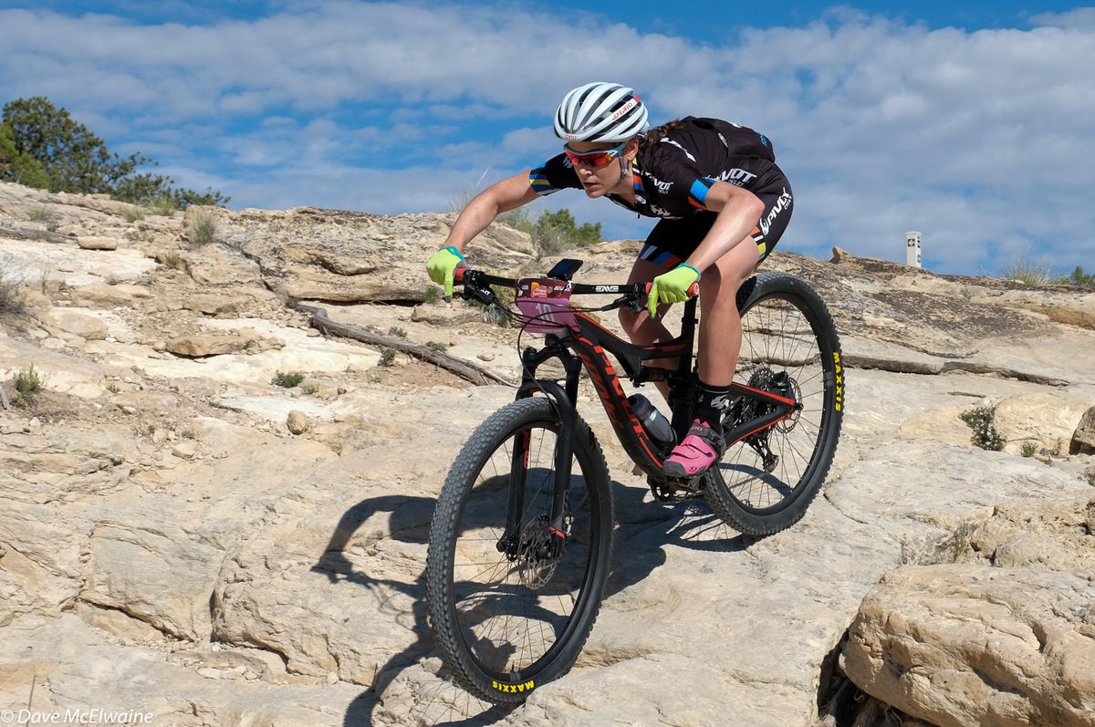 Isnaraissa Moir (Pivot) putting in a top ten ride