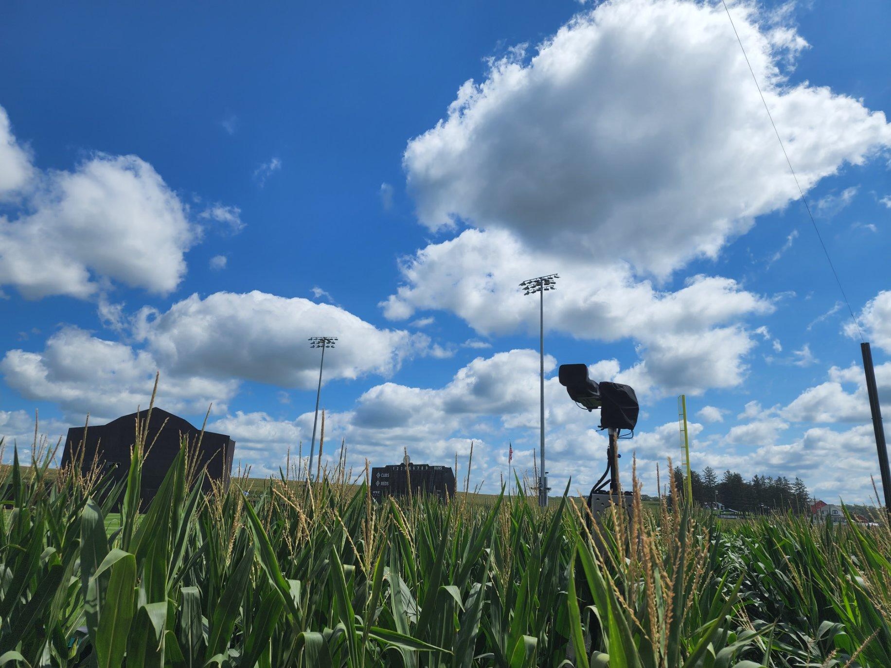 Cincinnati Reds, Chicago Cubs to play at Field of Dreams site in 2022 - ESPN