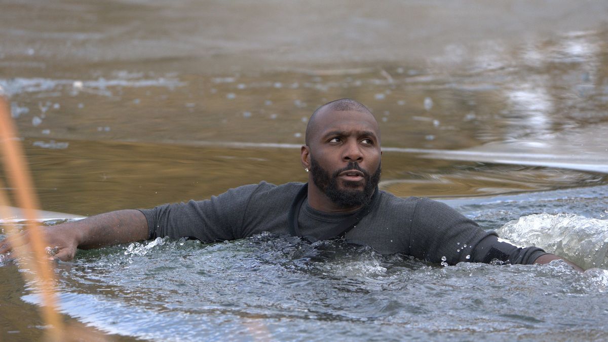 Dez Bryant in freezing cold water in Special Forces: World&#039;s Toughest Test season 2