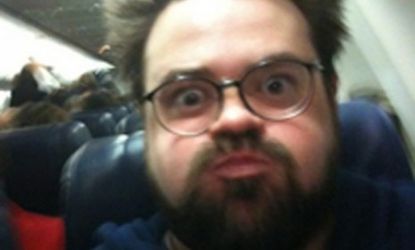 Kevin Smith: Too fat to fly, or too dangerous to kick off a flight?