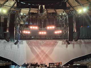 Pearl Jam’s system deployment at NYC’s Madison Square Garden.