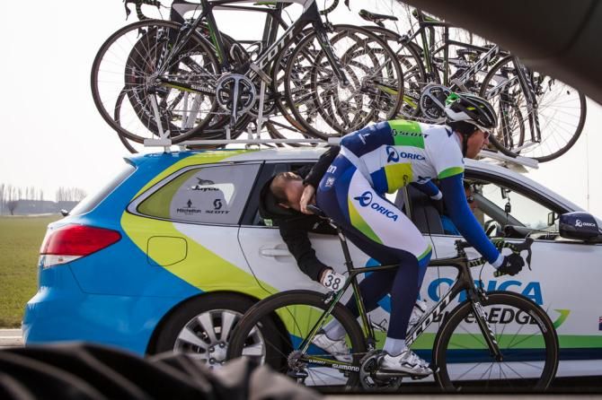 Jens Mouris (Orica-GreenEdge) rider gets some mobile maintenance done to his bike.