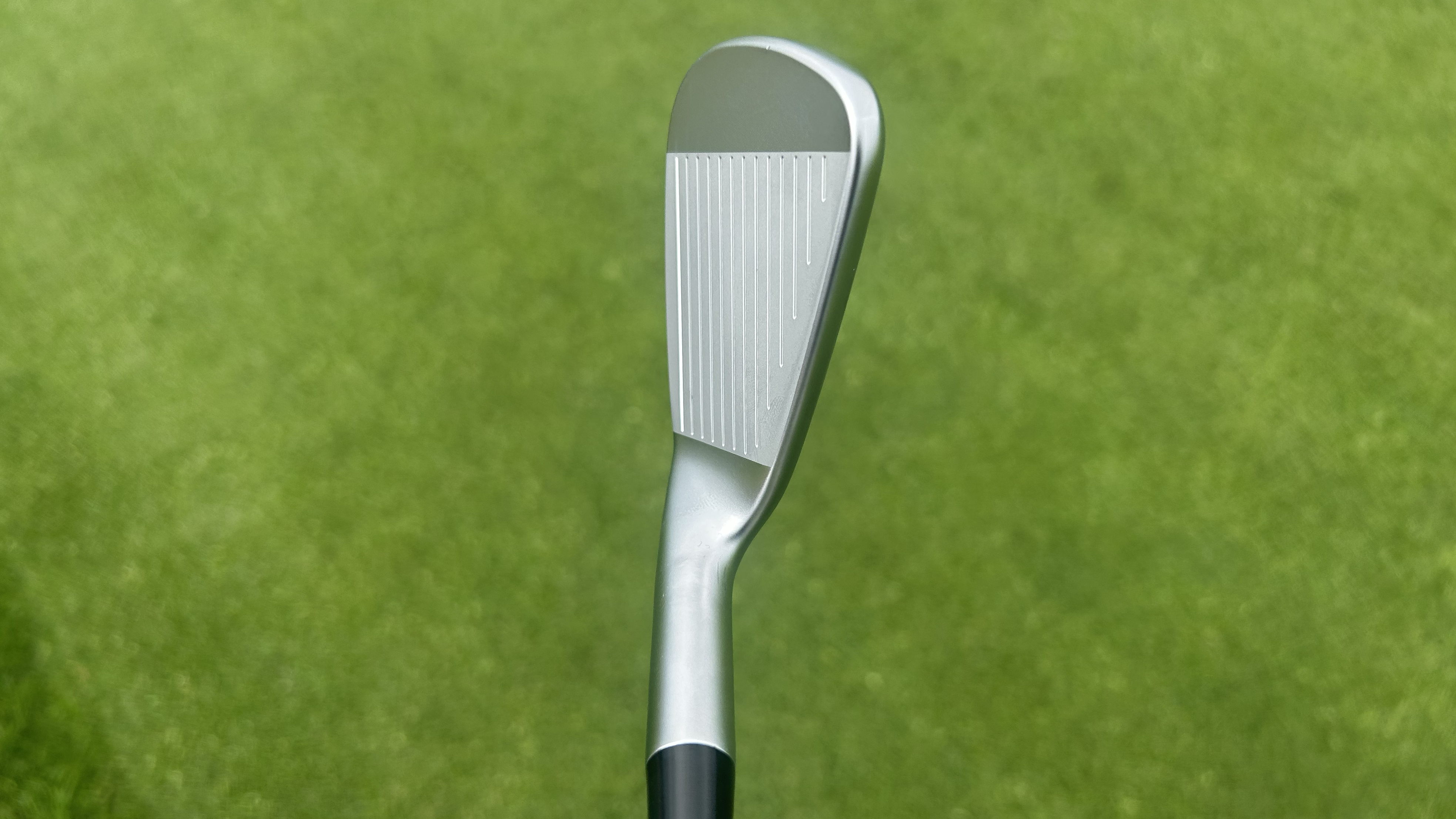 Photo of the Ping i240 Irons playing profile