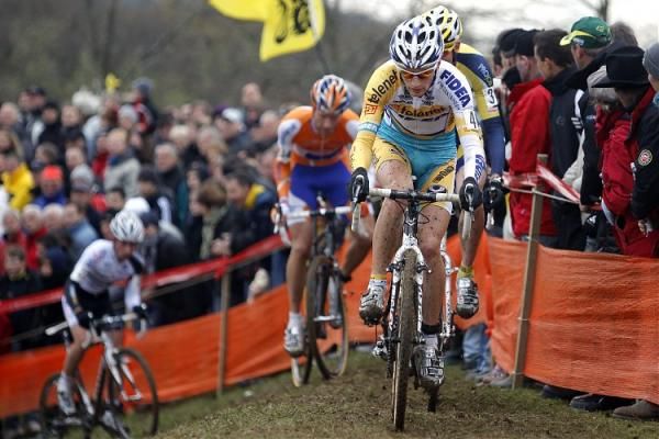 Kevin Pauwels (Telenet-Fidea Cycling Team) en route to a fourth place finish in the Nommay, France World Cup round.