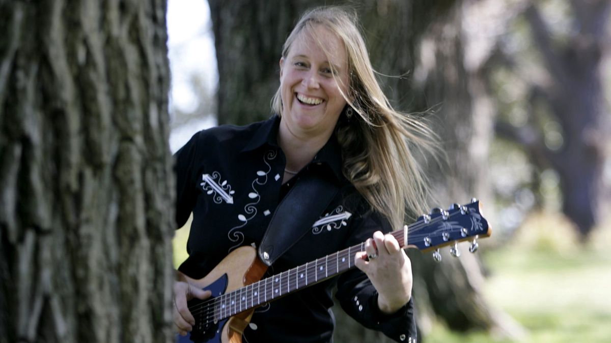 Fiona Boyes, Australian Artist of the Year, at the Port Fairy Folk Festival, 2007