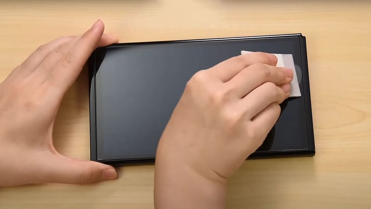 How to apply a Nintendo Switch screen protector without getting any