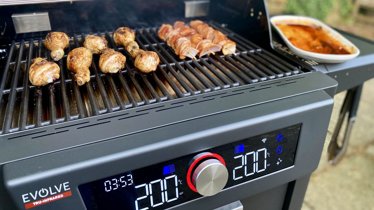 Char-Broil Evolve smart gas barbecue