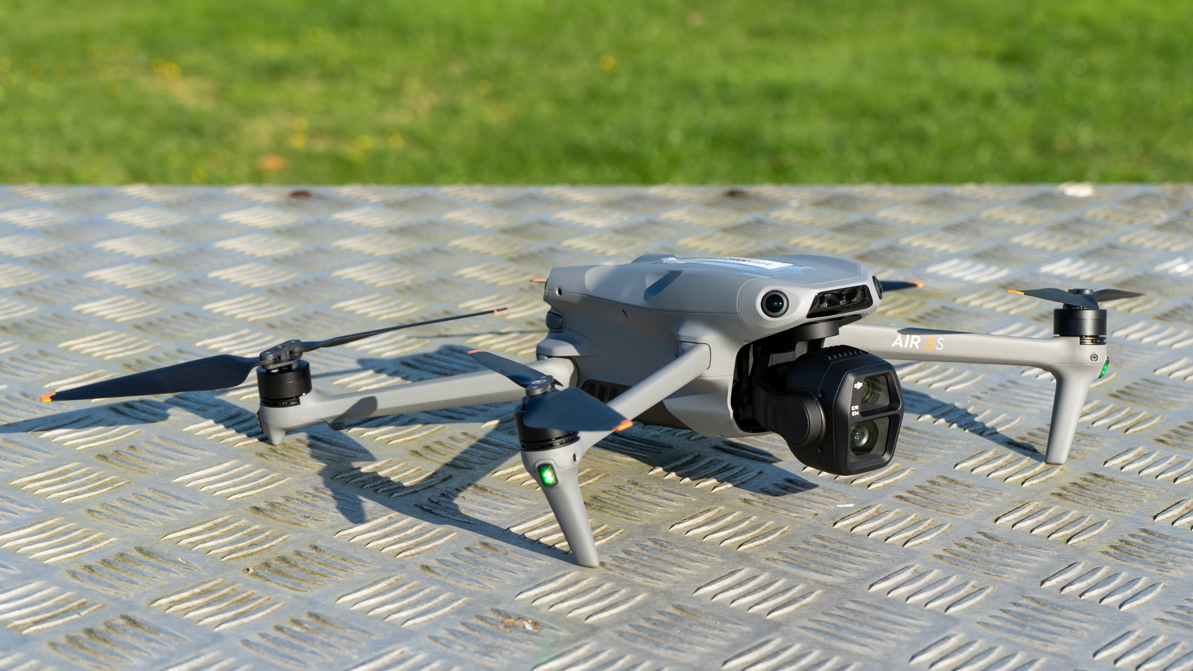 Reddit users get DJI Air 3S – despite the US customs ban. Here's how!