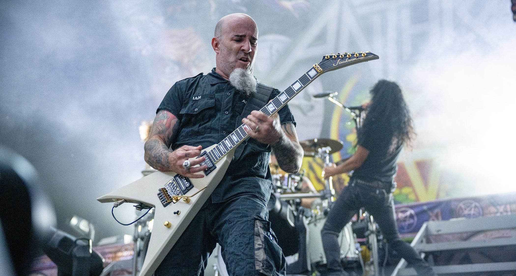 Scott Ian of Anthrax riffs on his custom Floyd-equipped Jackson King V while frontman Joey Belladonna sings in the background.