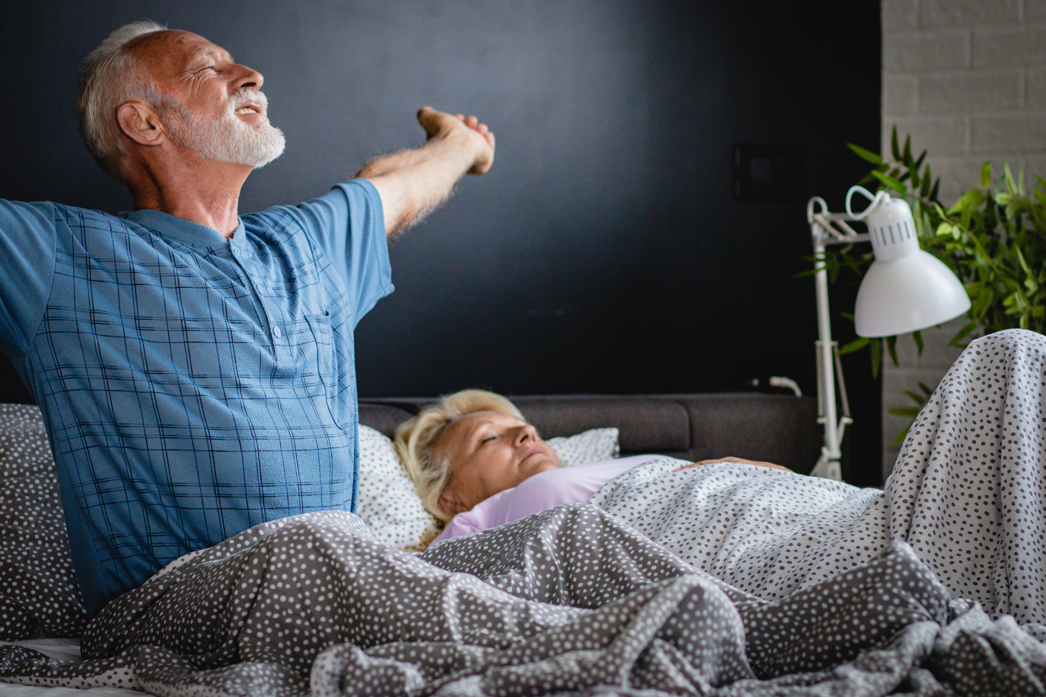 happy couple in the morning 